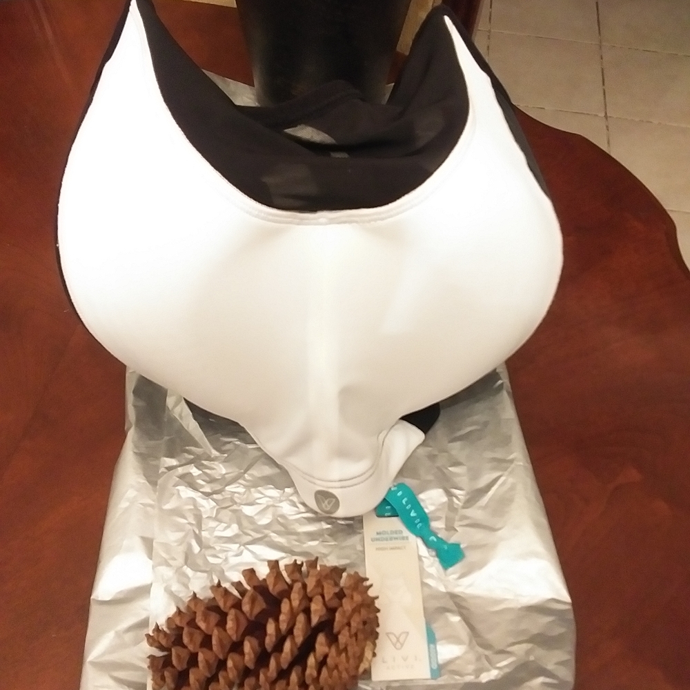 NWT High Impact Sports Bra - Picture 4 of 7